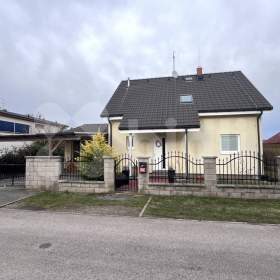 Prodej prostorného RD 4+kk v obci Dřevčice