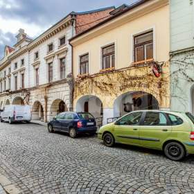 Fotka k inzerátu Prodej historické budovy s legendární restaurací v srdci Českých Budějovic / 18904910