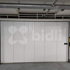 Foto inzerátu Moderní garáž s automatickým otevíráním vrat v Libni