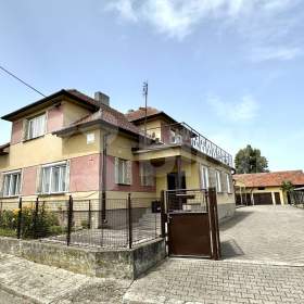 Prodej domu 301 m2 a pozemkem 1119 m2, Holotín- okres Pardubice / 19085783