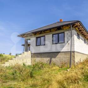 Prodej pozemku s rodinným domem 140m²  ve Vranicích / 19176055