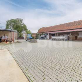 Foto inzerátu Prodej vinařství, včetně technologií, zásob a vinic, Nová Ves u Pohořelic