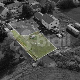 Prodej pozemku 704 m²  v obci Pchery / 19260967