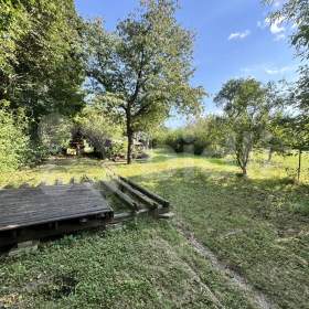 Foto inzerátu Prodej zahrady 1050m2, Brno Bystrc s chatou