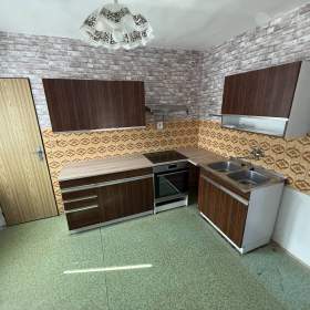 Pronájem bytu 3+1, 120 m2, v rodinném domě se zahradou, obec Nezamyslice, okr. Prostějov / 19313077