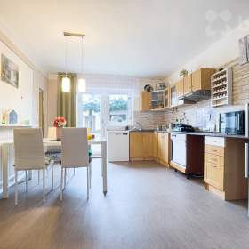 Prodej rodinného domu 199 m² , pozemek 249 m²  / 19340271