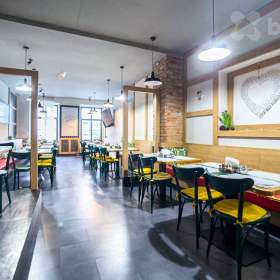 Foto inzerátu Prodej zavedeného hotelu s 20 pokoji a kompletním zázemím - užitná plocha 900 m²