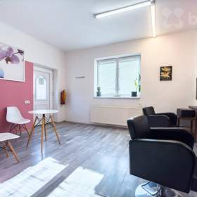 Foto inzerátu Prodej RD, pneuservisu a kadeřnictví