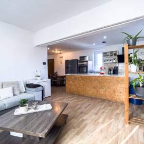 Foto inzerátu Prodej RD, pneuservisu a kadeřnictví