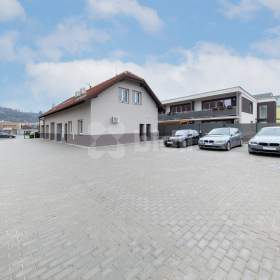 Foto inzerátu Prodej autoservisu, a tři byty, Česká U Brna