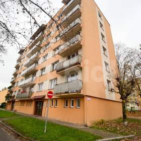Pronájem vybaveného bytu 2+1 (50 m² ) s balkonem -  Rožnov, Roudenská / 19407610