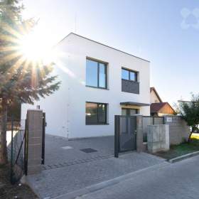 Rodinný dům 5+kk, novostavba, kolaudace 12/2024, ul. Západní, Rajhrad / 19411527