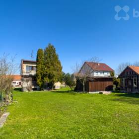 Foto inzerátu Prodej dvougenerační vily 292 m2, pozemek 1751 m2, Čejetice