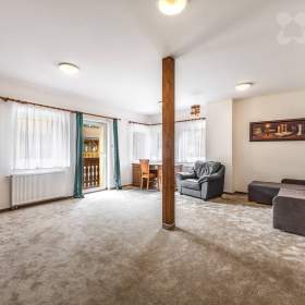 Pronájem apartmánu 3+1, Perštejn / 19427371