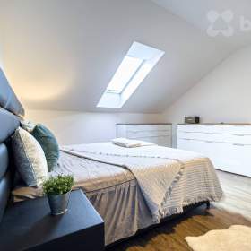 Foto inzerátu byt 4+KK v rodinném domě s garáží a zahradou, Popovičky