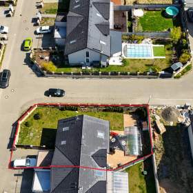 Foto inzerátu byt 4+KK v rodinném domě s garáží a zahradou, Popovičky