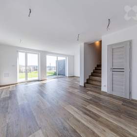 Foto inzerátu Na prodej: Řadový rodinný dům 5+kk s pozemkem 408 m2 - Hořovice, okres Beroun