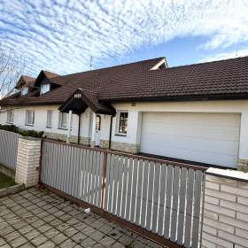 Foto inzerátu Prodej domu 353 m2, pozemek 1746 m2, K. Hynka Máchy Pečky