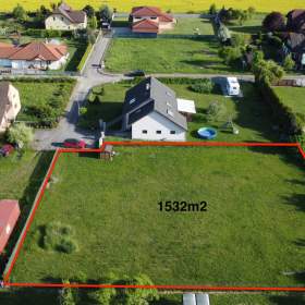 Foto inzerátu velkorysý stavební pozemek v Nučicích