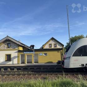 Foto inzerátu velkorysý stavební pozemek v Nučicích