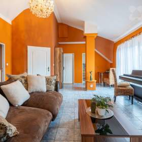 Foto inzerátu Elegantní rodinný dům uprostřed přírody s moderními technologiemi v Kamenici Ládví