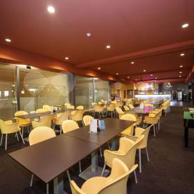 Foto inzerátu Prodej zábavního a bowlingového centra, Hradec Králové