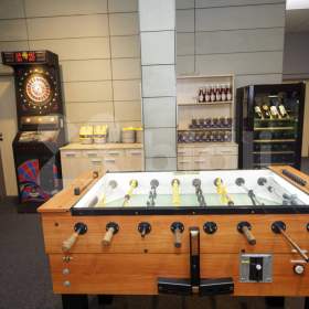 Foto inzerátu Prodej zábavního a bowlingového centra, Hradec Králové