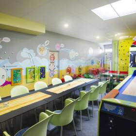 Foto inzerátu Prodej zábavního a bowlingového centra, Hradec Králové