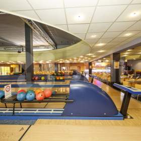 Foto inzerátu Prodej zábavního a bowlingového centra, Hradec Králové