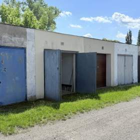 Prodej garáže v části Dukly. Zastavěná plocha 18 m2 / 19471445