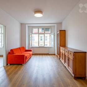 Citlivě zrekonstruovaný byt 3+kk u metra A k pronájmu / 19475319