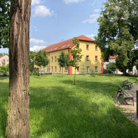 Prodej atraktivního 2+kk/cihla, 47m2, OV, park, klid, zeleň, Milovice- Kaštanová / 19477710