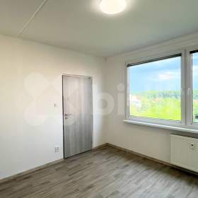 Pronájem bytu 2+1, 43 m2, sklep, balkon v mezipatře / 19480048