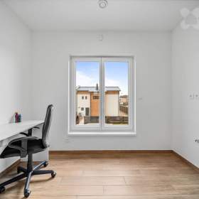 Foto inzerátu Prodej novostavby 5+kk se zahradou, Hradec Králové