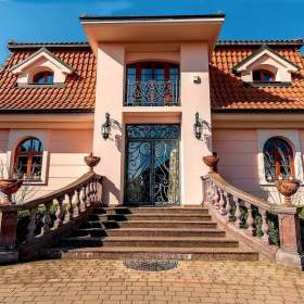 Prostorný rodinný dům 5+1, 256 m2, zahrada 1249 m2, Středokluky / 19508027