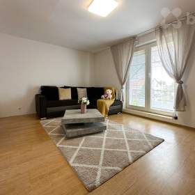 Foto inzerátu Exklusívně nabízíme rodinný dům v obci Hovorčovice.