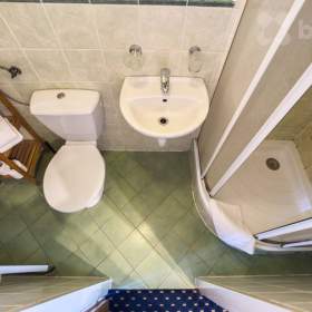 Foto inzerátu Prodej zavedeného penzionu pod hradem Houska - funkční provoz v atraktivní lokalitě