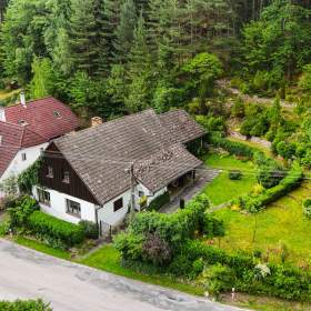 Prodej chalupy 3+1, Údolí -  Nové Hrady, 180 m2, pozemek 2002 m2 / 19530787