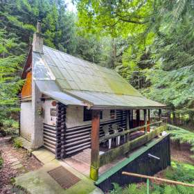 Foto inzerátu Prodej chaty o velikosti 38 m2 v lese s elektřinou