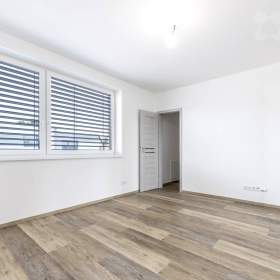 Foto inzerátu Rodinný dům 5+kk s garáží a zahradou - novostavba na pozemku 501 m², Hořovice