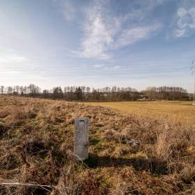 Foto inzerátu Pozemek se stavebním povolením na rodinný dům