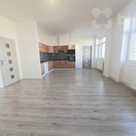 Pronájem bytu 3+kk, 87m2, ul. Husova, Louny / 19536257