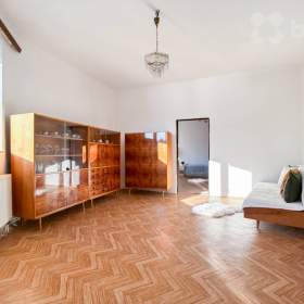 Foto inzerátu Prodej bytu 3+1 v rodinném domě ze zahradou 158m2