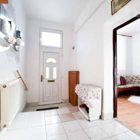 Foto inzerátu Prodej bytu 3+1 v rodinném domě ze zahradou 158m2