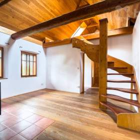 Foto inzerátu Veliny - poloroubenka - pozemek 4485m2