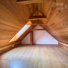 Foto inzerátu Veliny - poloroubenka - pozemek 4485m2