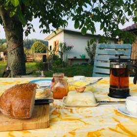 Foto inzerátu Veliny - poloroubenka - pozemek 4485m2