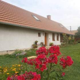 Foto inzerátu Veliny - poloroubenka - pozemek 4485m2