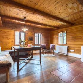 Foto inzerátu Veliny - poloroubenka - pozemek 4485m2