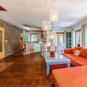 Foto inzerátu prodej domu 5+kk, 169m2, zahrada.